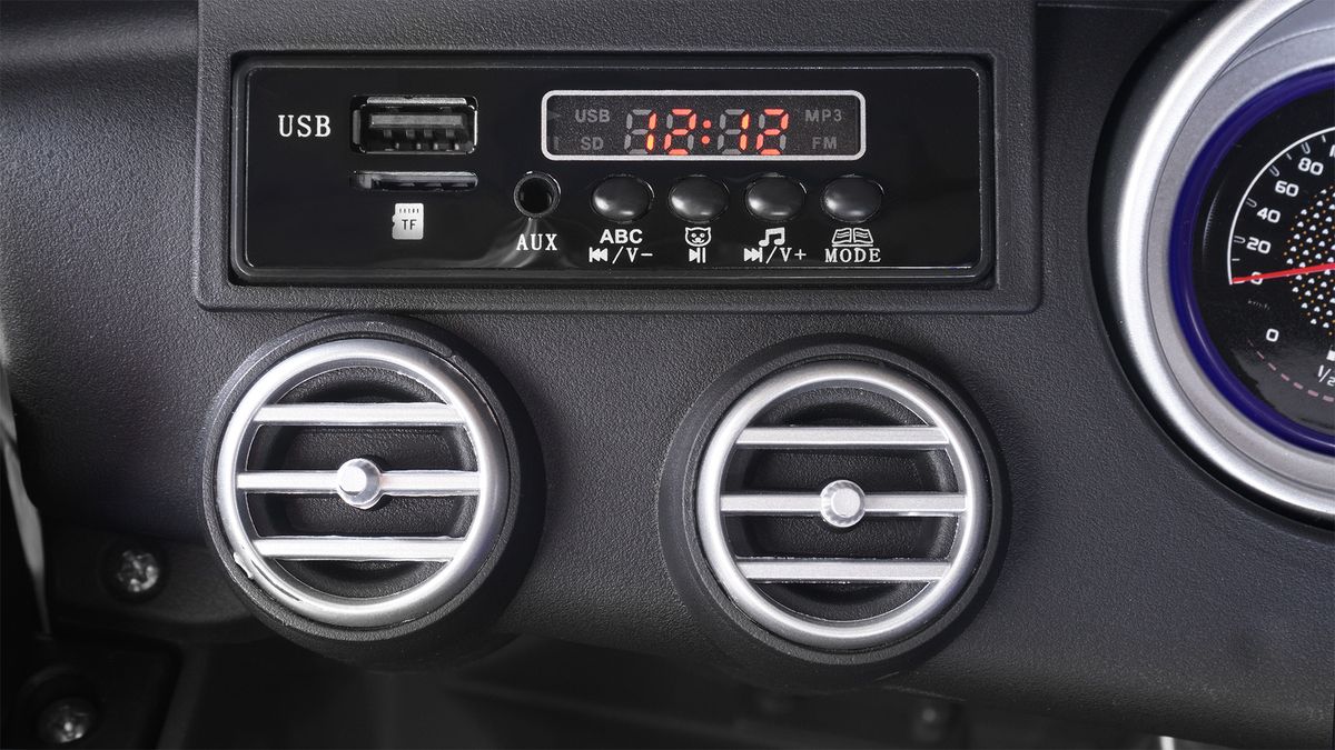 Elbil for barn Mercedes AMG GLC 63S Coupé - hvit/sort